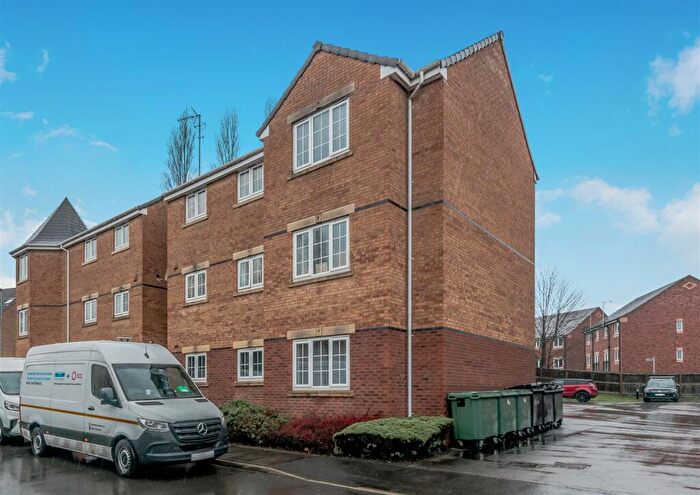 2 Bedroom Apartment For Sale In Tingle View, New Farnley, Leeds, LS12
