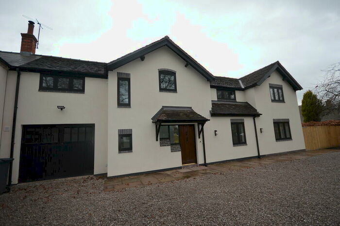 4 Bedroom Semi-Detached House To Rent In Middlewich Road, Sandbach, CW11