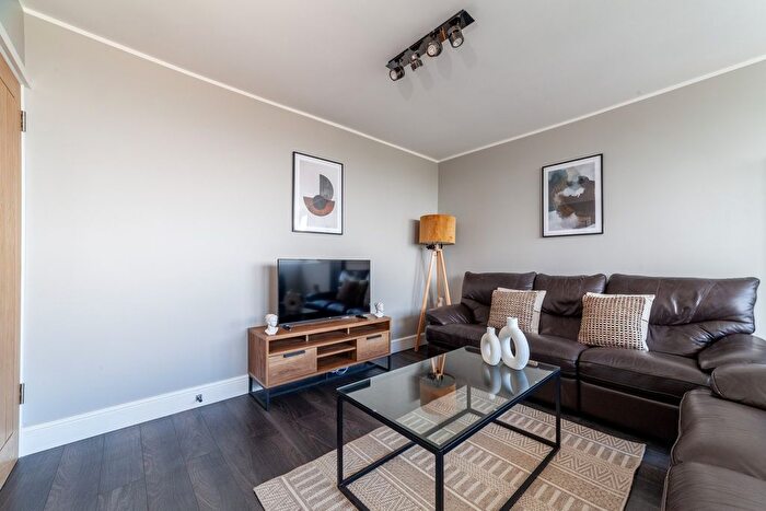 2 Bedroom Flat To Rent In Haberdasher Street, London, N1