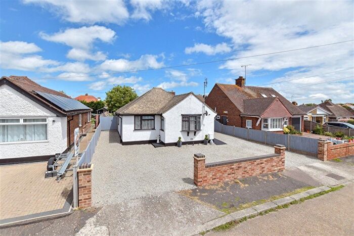 3 Bedroom Detached Bungalow For Sale In Willow Tree Close, Herne Bay, Kent, CT6