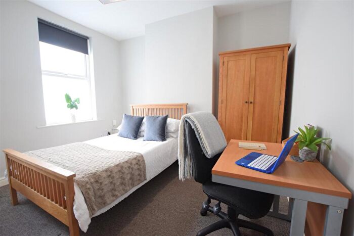 2 Bedroom Terraced House To Rent In Wilson Street - Student House - Available Now, LN1