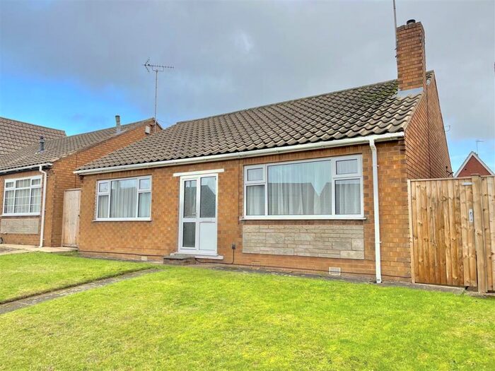 2 Bedroom Detached Bungalow To Rent In Greenacres Kirkby-in-Ashfield Nottinghamshire, NG17