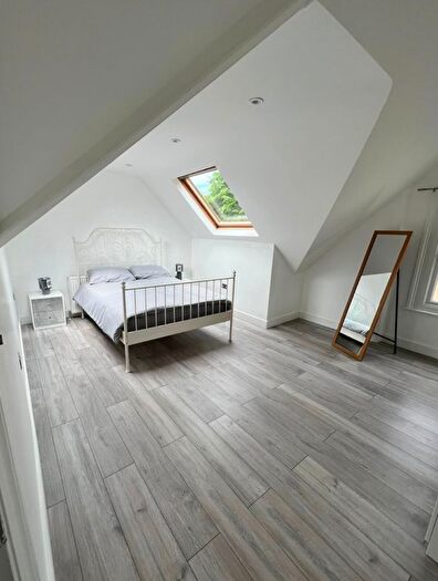2 Bedroom Flat To Rent In Christchurch Avenue, Mapesbury, London, NW6