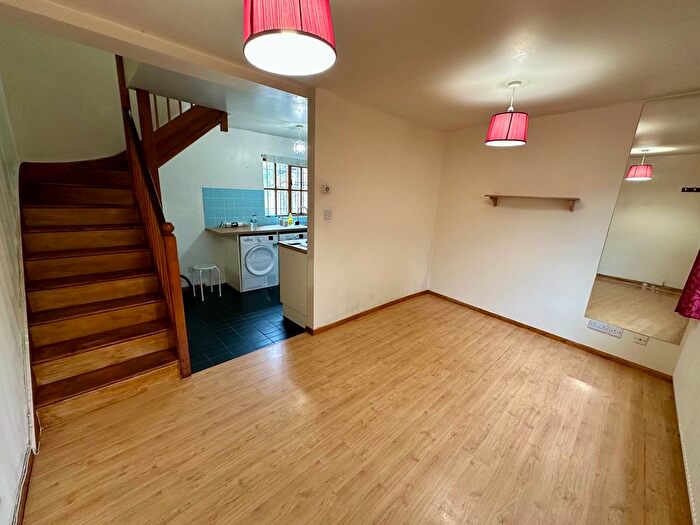 1 Bedroom Terraced House To Rent In Roads Place, Islington, Finsbury Park, Crouch Hill, West End, London, N19
