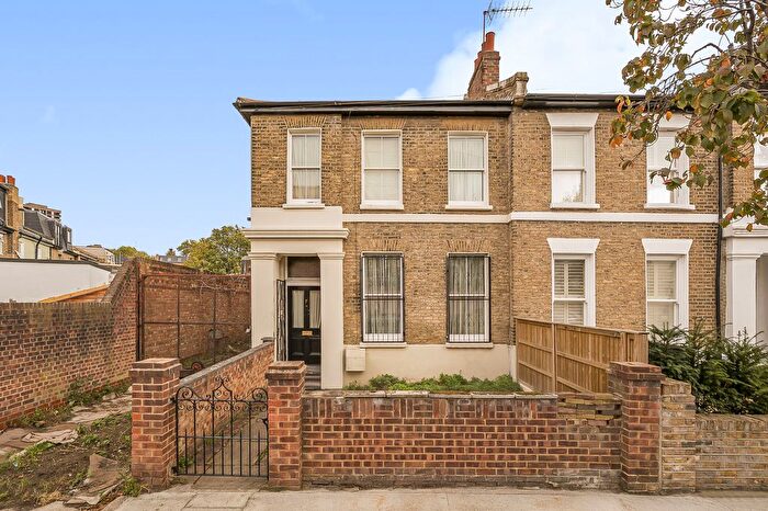 3 Bedroom End Terrace House For Sale In Montpelier Road, London, SE15