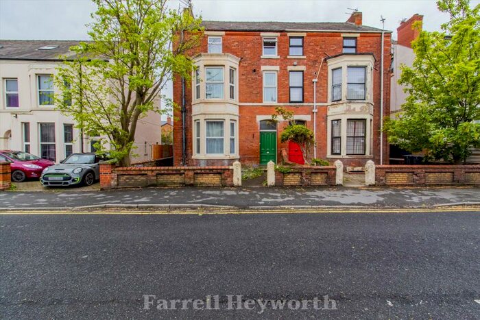 2 Bedroom Flat For Sale In St Andrews Road South, Lytham St. Annes, FY8