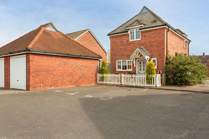 3 Bedroom House For Sale In Meadow Drive, Henfield, BN5