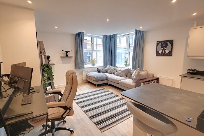 1 Bedroom Flat For Sale In Back Of The Walls, Southampton City Centre, SO14