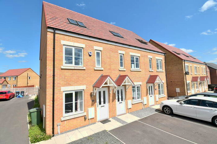 3 Bedroom End Of Terrace House To Rent In Friars Close, Northallerton, DL6