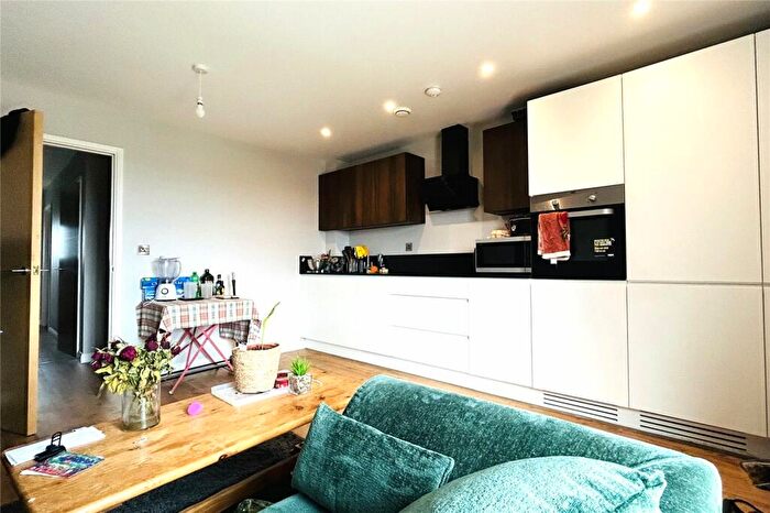 1 Bedroom Flat For Sale In Farnborough Road, Farnborough, Hampshire, GU14