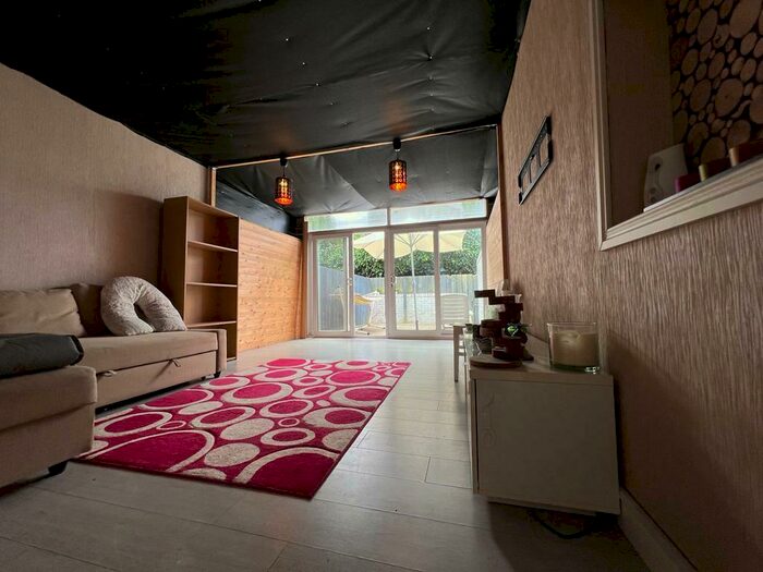 3 Bedroom Maisonette To Rent In Newcastle, NE2