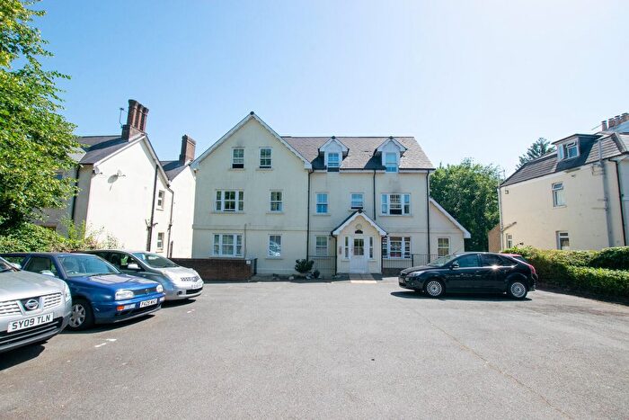 2 Bedroom Flat To Rent In New Town, Uckfield, TN22