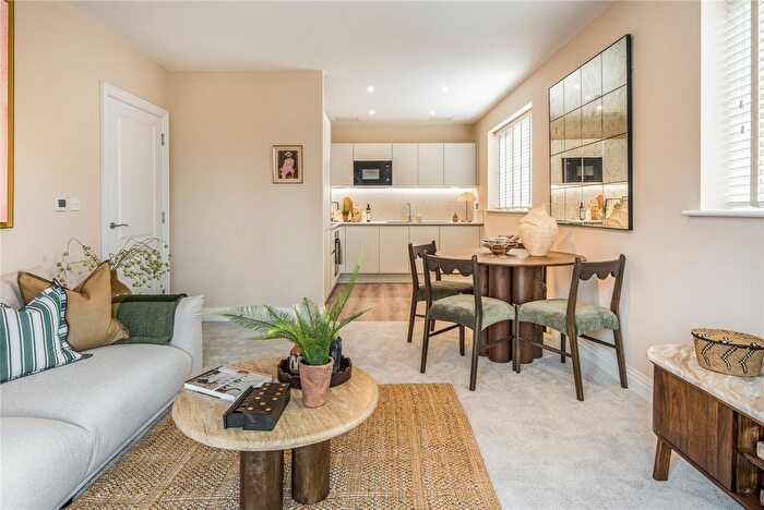 1 Bedroom Flat For Sale In Poplar House, One Waterside, Bath, BA2