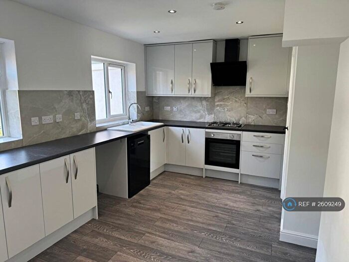 3 Bedroom Semi-Detached House To Rent In Lambourne Gardens, Earley, Reading, RG6