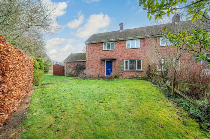 3 Bedroom Semi-Detached House For Sale In Purr Wood, Godmersham, CT4