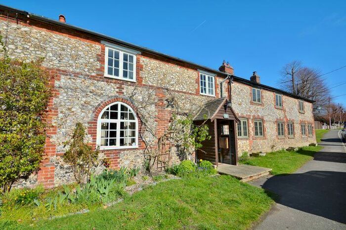 2 Bedroom Terraced House For Sale In High Street, Lewknor, OX49