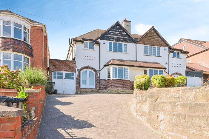 3 Bedroom Semi Detached House For Sale In Penns Lane, Sutton Coldfield, B72