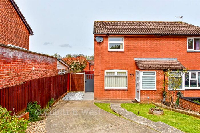 3 Bedroom Semi Detached House For Sale In Sonnet Way, Waterlooville, Hampshire, PO7