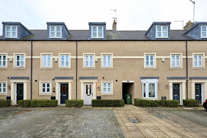 3 Bedroom Town House For Sale In St. Georges Court, Willerby, Hull, HU10