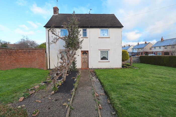 3 Bedroom Semi Detached House For Sale In Stanley Grove, Ruabon, Wrexham, LL14