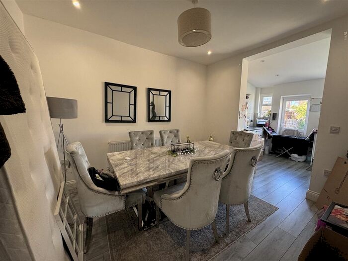 4 Bedroom Terraced House To Rent In Hartham Road, Isleworth, TW7