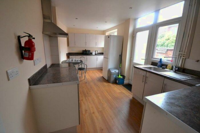 4 Bedroom Terraced House To Rent In Chaucer Street, Leicester, LE2