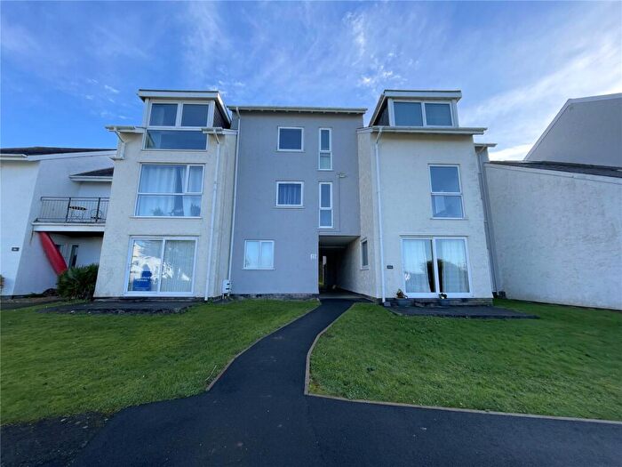 2 Bedroom Apartment To Rent In Ffordd Glyder, Y Felinheli, Gwynedd, LL56