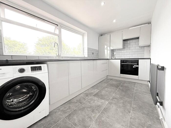 2 Bedroom Flat To Rent In London Road, Bromley, BR1