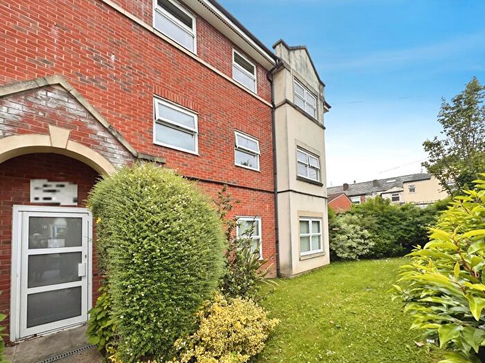 2 Bedroom Flat For Sale In Atkin Street, Worsley, Manchester, Greater Manchester, M28