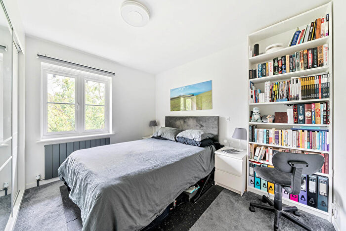 1 Bedroom Flat To Rent In Kingsworthy Close, Kingston Upon Thames, KT1