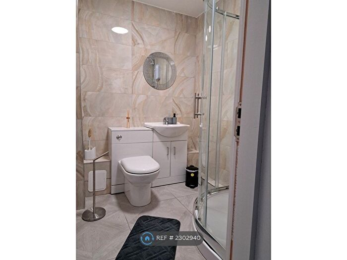 1 Bedroom Flat To Rent In North Park Road, Bradford, BD9