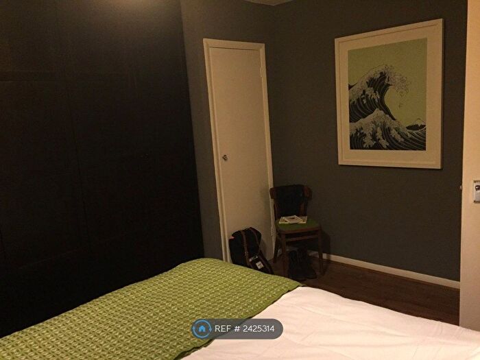 2 Bedroom Flat To Rent In Loughton Way, Buckhurst Hill, IG9