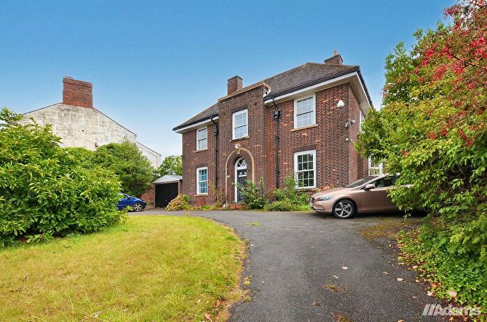 5 Bedroom Detached House For Sale In Heath Road South, Weston Village, WA7
