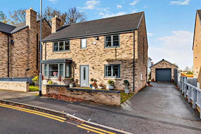 4 Bedroom Detached House For Sale In Heather Close, Rotherham, S60