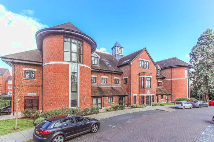 2 Bedroom Flat To Rent In Lockhart Road, Watford, Hertfordshire, WD17