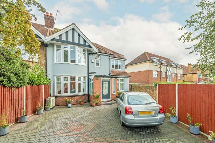5 Bedroom Semi-Detached House To Rent In Ewell Road, Surbiton, KT6