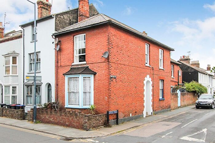 2 Bedroom Flat To Rent In Canterbury Road, Whitstable, CT5