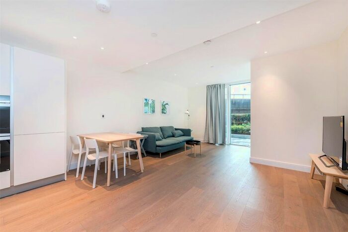 1 Bedroom Flat To Rent In Sophora House, Queenstown Road, London, SW11