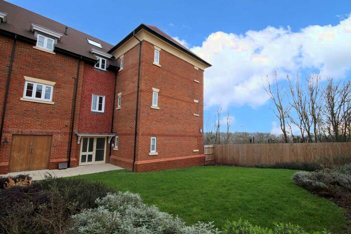 2 Bedroom Apartment To Rent In Charlock Place, Warfield, RG42