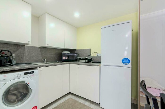 Studio To Rent In Addison Gardens, Surbiton, KT5