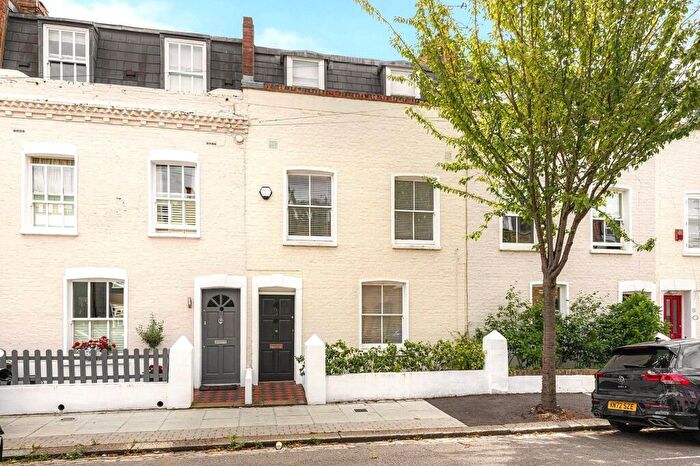 3 Bedroom Terraced House For Sale In Knowsley Road, London, SW11