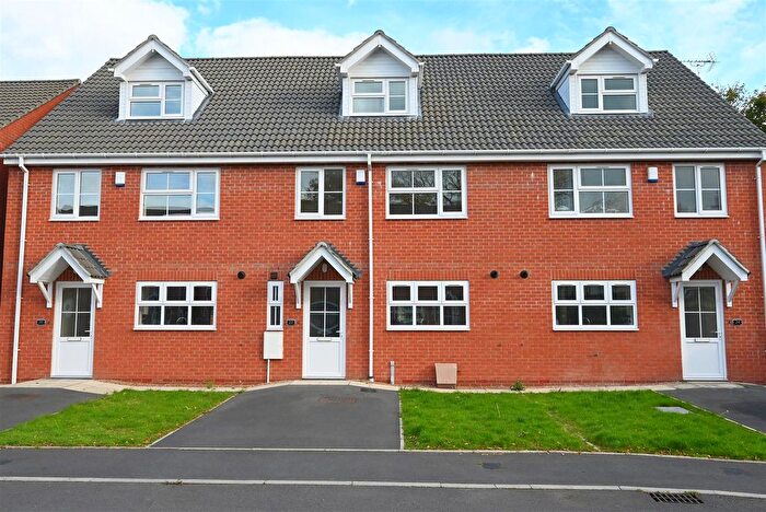 3 Bedroom Terraced House For Sale In Dobbs Mill Close, Selly Park, Birmingham, B29
