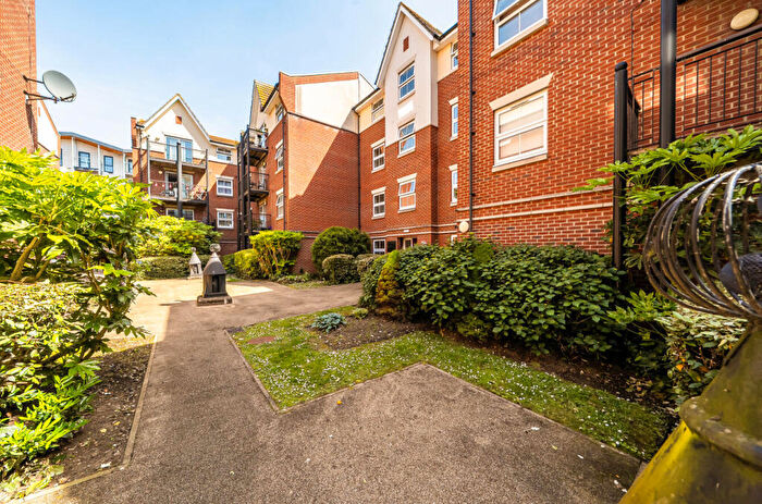 2 Bedroom Flat For Sale In Briton Street, Southampton, Hampshire, SO14