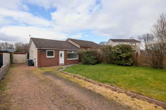 3 Bedroom Semi-Detached House To Rent In Greenstone Place, Dundee, DD2