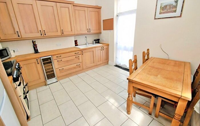 2 Bedroom Flat To Rent In Westoe Road, South Shields, NE33