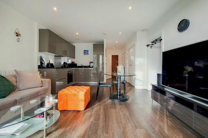 1 Bedroom Flat To Rent In Compton House, Victory Parade, Woolwich, London, SE18