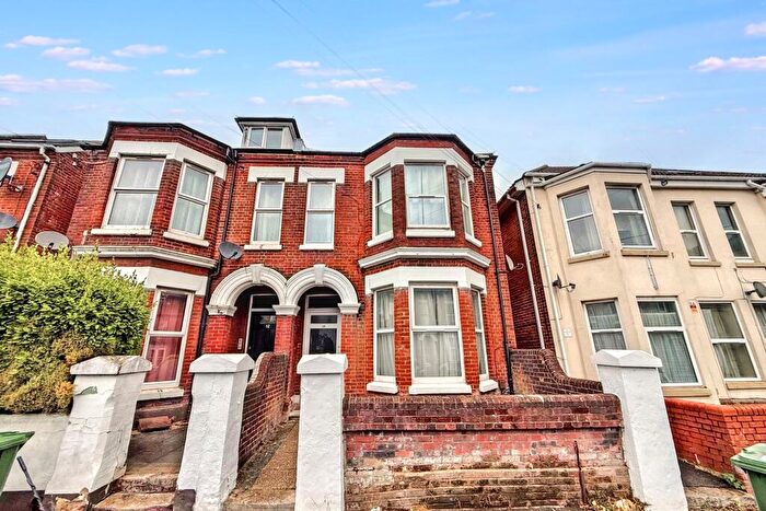 5 Bedroom Semi-Detached House For Sale In Southampton, SO15
