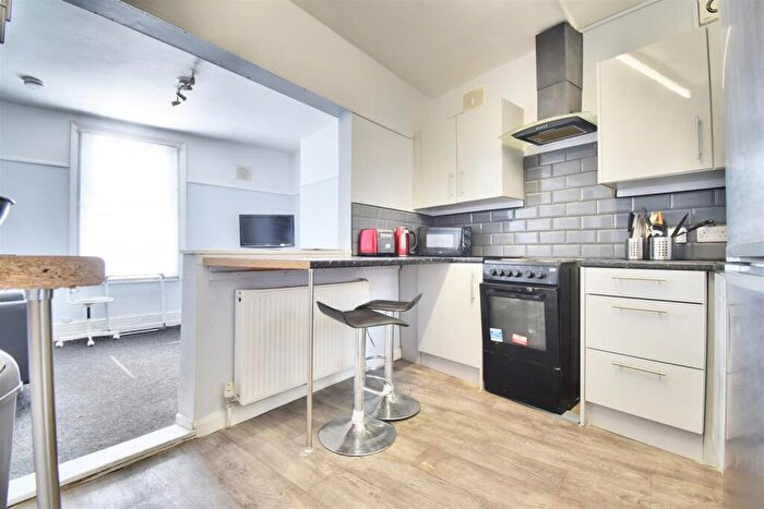 5 Bedroom House To Rent In Bower Road, Sheffield, S10