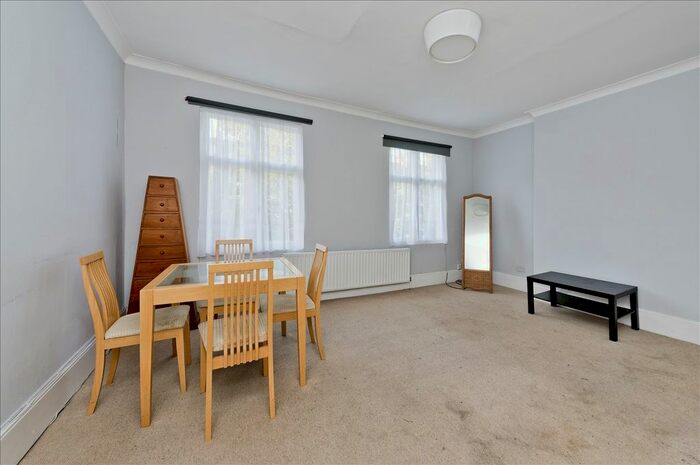2 Bedroom Flat To Rent In Cathnor Road, London, W12
