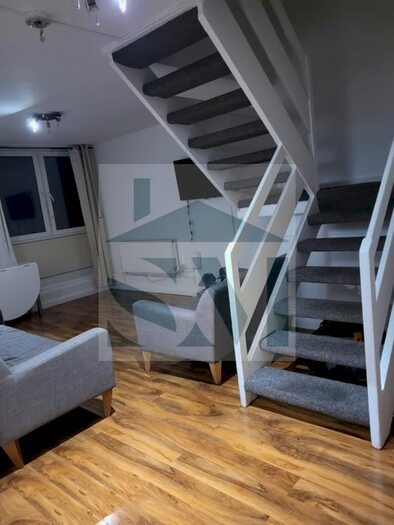 4 Bedroom Flat To Rent In Fenner Square, London, SW11